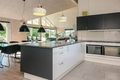 Luxurioses Pool-Retreat in Blavand -- By Trau...