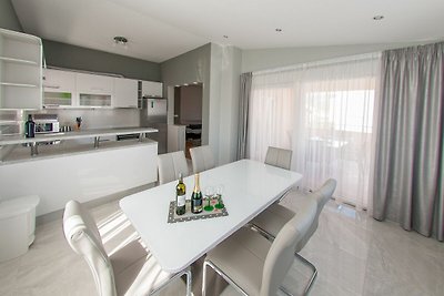 Apartments Anita-Luxury Three Bedroom Apartme...