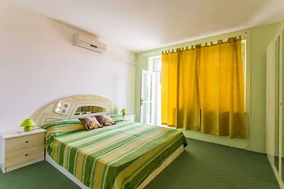 Apartments Sany - One Bedroom Apartment with ...