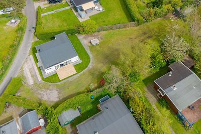 Strahlender Bungalow mit Garten