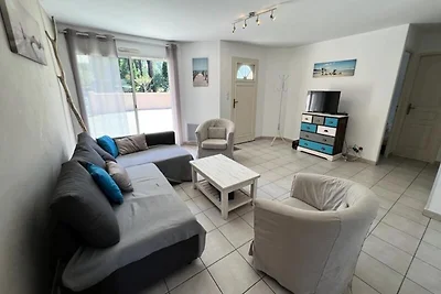 Villa mit Garten und Grill in ruhiger Lage