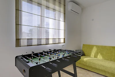 Schön eingerichtete Wohnung mit privatem Pool