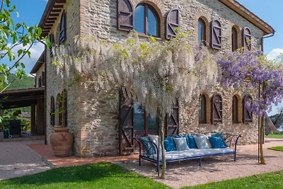 Schöne Villa in San Giovanni del Pantano mit...