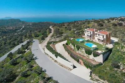Invitante villa a Triopetra con piscina