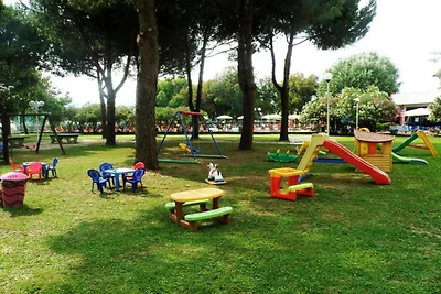 4-Person Coastal Apartment near Tuscany