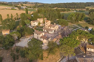 Borgo con 2 Piscine, jacuzzi e ristorante