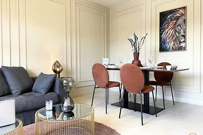 Elegante balcone vista aperta con posto auto