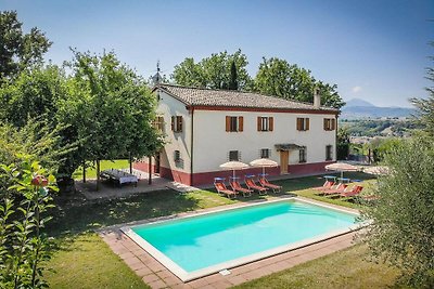 Luxuriöse Villa mit Swimmingpool in Pantana...