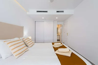 Apartment mit privater Terrasse und Meerblick