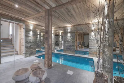 Uitzonderlijk chalet met zwembad en aircondit...