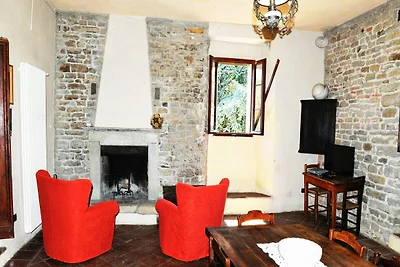 Ampio appartamento in casa colonica
