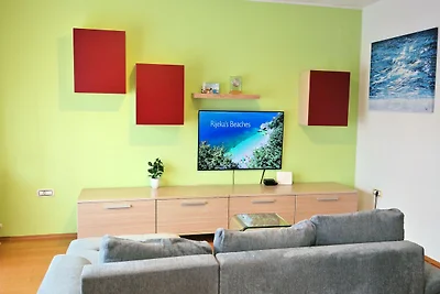 Ampio appartamento con terrazza coperta