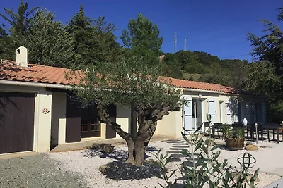 Villa in Berlou mit Swimmingpool