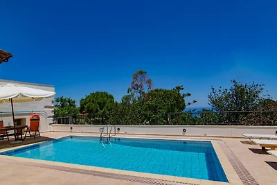 Villa in Kefalas mit privatem Pool