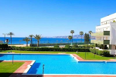 Ferienhaus am Strand mit Swimmingpool