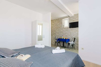 Miracle Apartments - Comfort Studio Apartment...