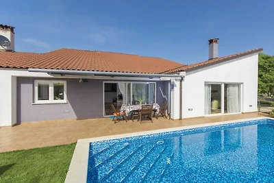 Villa in Rovinj mit Terrasse