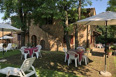 Wohnung in Bauernhaus mit Garten und...