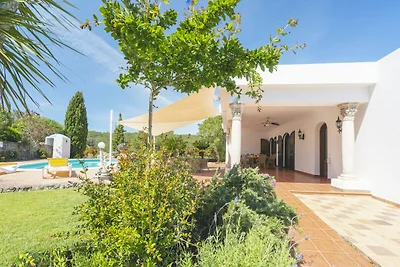 Gemütliche Villa mit Schwimmbad