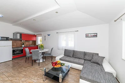Exquisite Spacious Villa Bufaline with Pool a...
