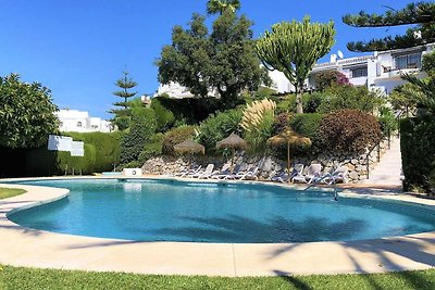 Lovely Villa in Marbella with Gardens, Pool a...