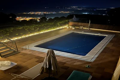 Townhouse in Estartit near sea beach