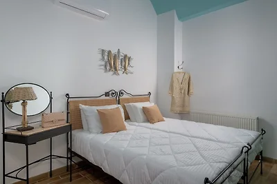 Bella casa vacanze a Charaki vicino alla...
