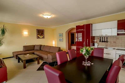 Amor Residence - Two Bedroom Apartment with T...