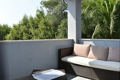Apartments near the beach Orebic - One bedroo...