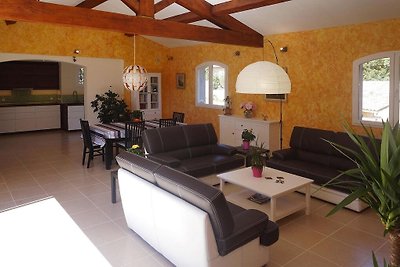 Hübsche und moderne Villa mit Privatpool,...