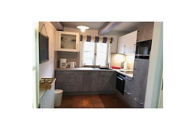 Ferienhaus in Borgsum mit Schwimmbecken