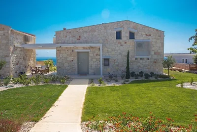 Villa in Nikiti mit Schwimmbecken