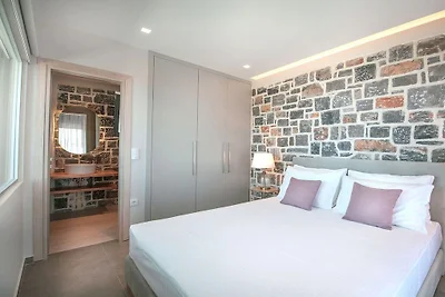 Natural stone house 5