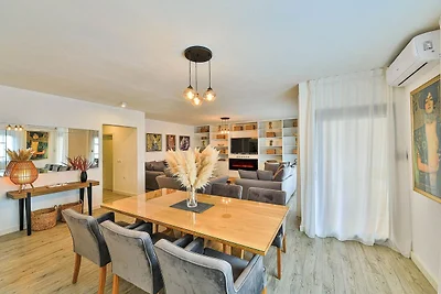 Five bedroom Villa