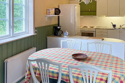 4 esrellas case en SVÄNGSTA