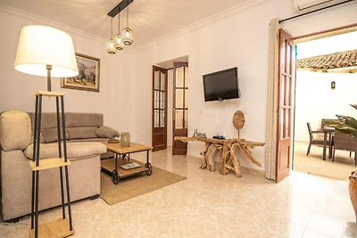 Haus in Buger mit Pool und Bergblick