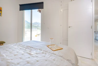 Penthouse in City Centre Marbella with...