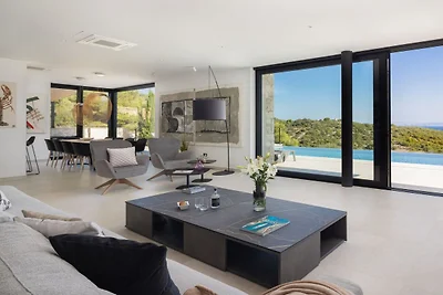 Breathtaking Villa Vis Five Bedroom Villa wit...