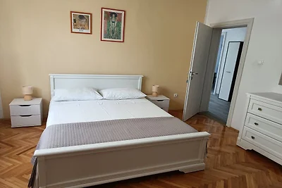 Apartment Ivica - Three Bedroom Apartment wit...