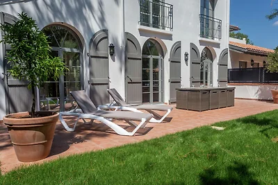 Schöne Villa mit Terrasse in Biarritz