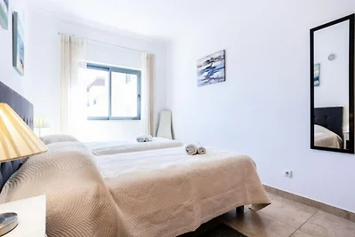 Wohnung in Lagos mit Pool und Balkon