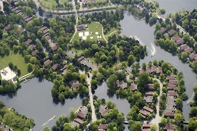 Neu gestalteter Bungalow am Wasser mit Ruderb...