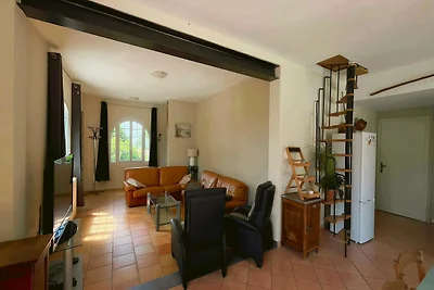 Villa in St Denis mit Pool und Pyrenäenblick