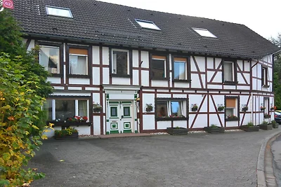 Helles Ferienhaus mit Terrasse in Medebach
