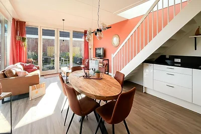 Haus am Wasser mit Terrasse für 6 Personen