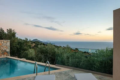Villa eingezäunt Metatulia 1