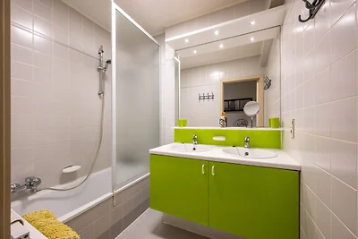 Apartamento con vistas al mar y terraza...