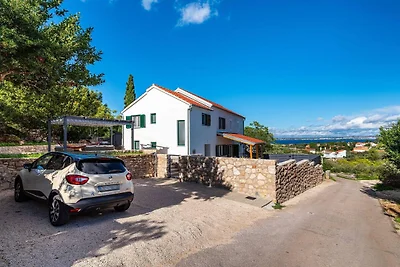 Elegante rifugio costiero a Lukoran