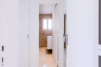 Stilvolle 2-Zimmer-Wohnung mit Balkon, 3 Minu...