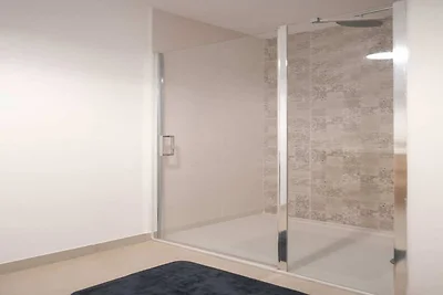 Modernes Strandapartment mit Terrasse